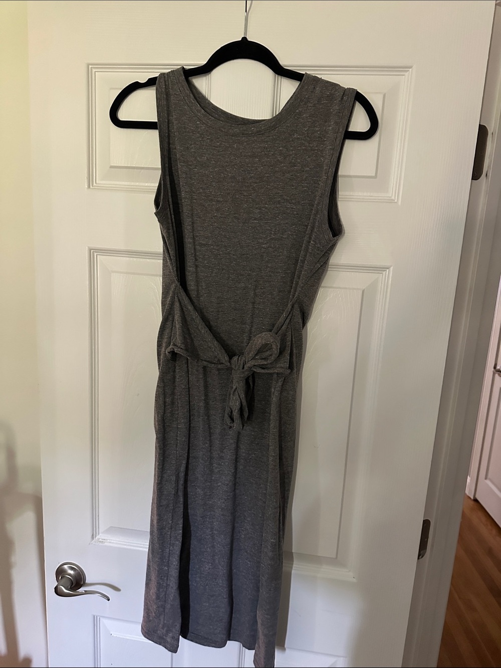 Susina Sleeveless Midi Dress in Heather Gray with Tie Waist